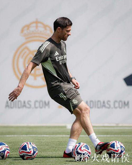 勒沃库森CEO卡罗：阿隆索在皇马孤立无援，而这里永远欢迎他