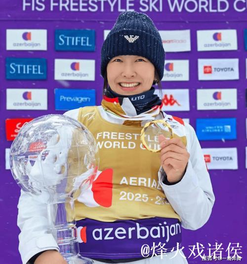 徐梦桃携手孙佳旭荣膺自由式滑雪空中技巧世界杯年度总冠军 徐梦桃携手孙佳旭荣膺自由式滑雪空中技巧世界杯年度总冠军